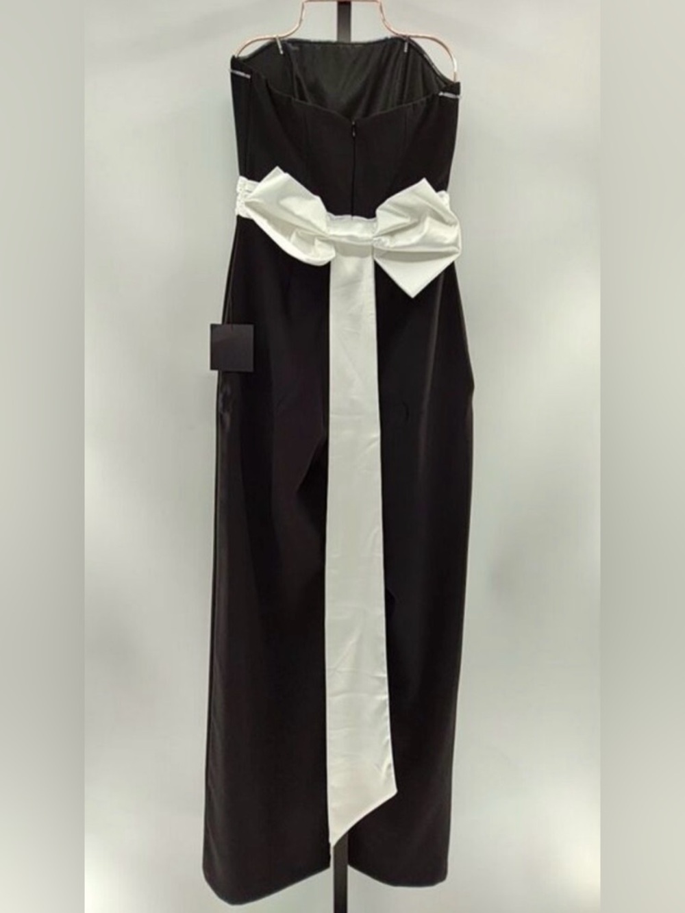 Lulus Sleek Perfection Black and White Strapless Bow Jumpsuit S NWT - Picture 5 of 6